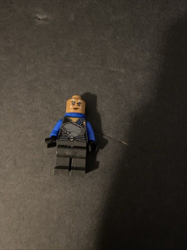 Mixed Lot of 10 Lego Minifigures Mini Figures and Accessories - Picture 4 of 11