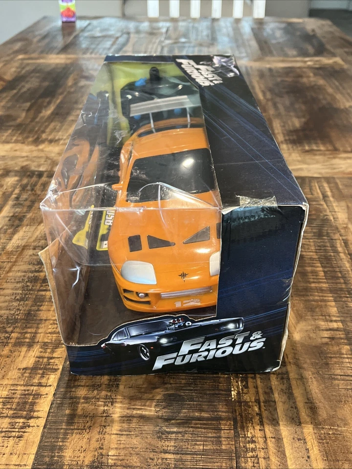 Fast & Furious Orange 1:16 Brian's 1995 Toyota Supra R/C Toy Car USB Jada Toys - Image 4 of 4