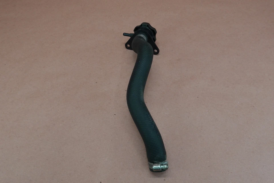 2001-2004 SUZUKI Intruder Volusia 800 VL800 THERMOSTAT CAP - Image 3 of 4