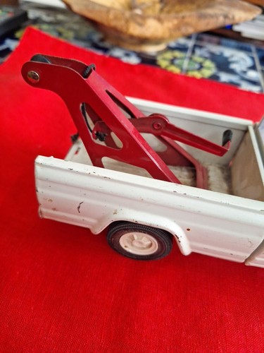 Estate 1970's Tonka Pressed Steel Jeep Wrecker Tow Truck Pickup White - Picture 3 of 11