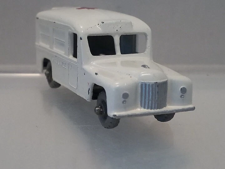 ⛔Daimler Ambulance Machbox Regular Wheels Nr. 14 #71*7(2646) - Bild 4 von 4