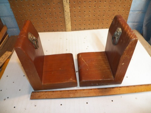 Vintage Pair of Wood Bookends w/ Brass Lion Head Ring Accents - Picture 4 of 7