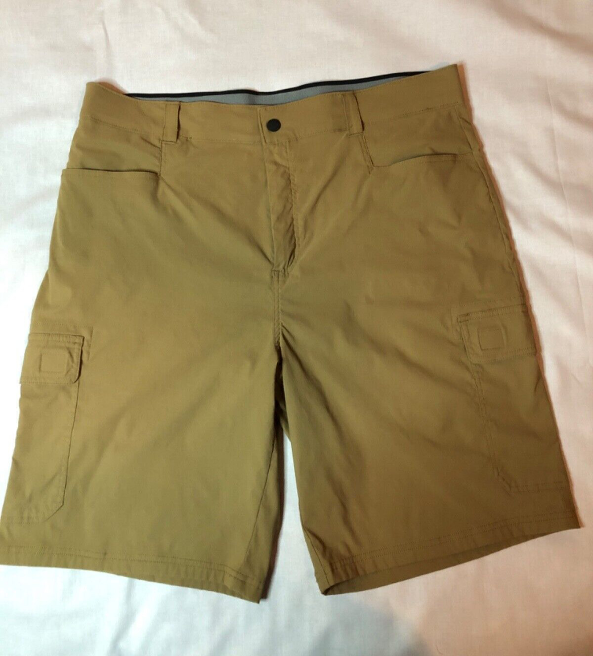 Orvis Cargo Shorts Mens Size 40 Flat Front Fishing Hiking Nylon Stretch Tan