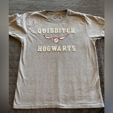 Harry Potter Quidditch Hogwarts Gray T-Shirt Universal Studios Wizarding World M