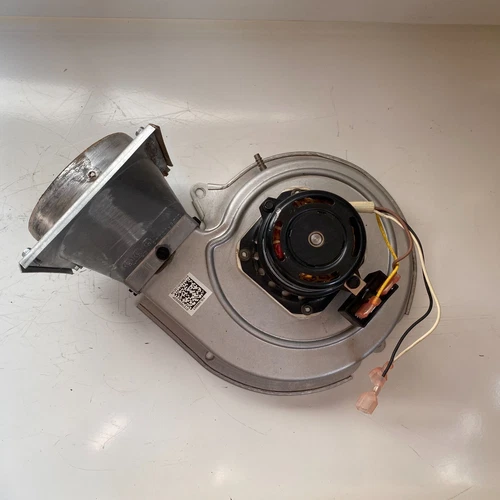 GOODMAN Y3L248B01 0131M00002P 115V Draft Inducer Blower Motor (6uF/250V) - Used