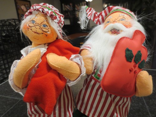 Vintage 2006 Annalee Santa w/ water bottle Mrs. Santa w/ Blanket Made in USA 12" - Picture 7 of 10