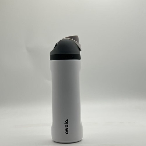 Botella de agua aislada de acero inoxidable Owala FreeSip 24 oz con pajita para deportes - Imagen 4 de 96