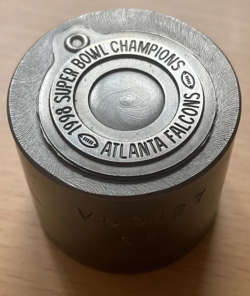 Atlanta Falcons￼￼ NFL Football 1998 Super Bowl Champions Steel Master Die Hub - Image 3 of 4