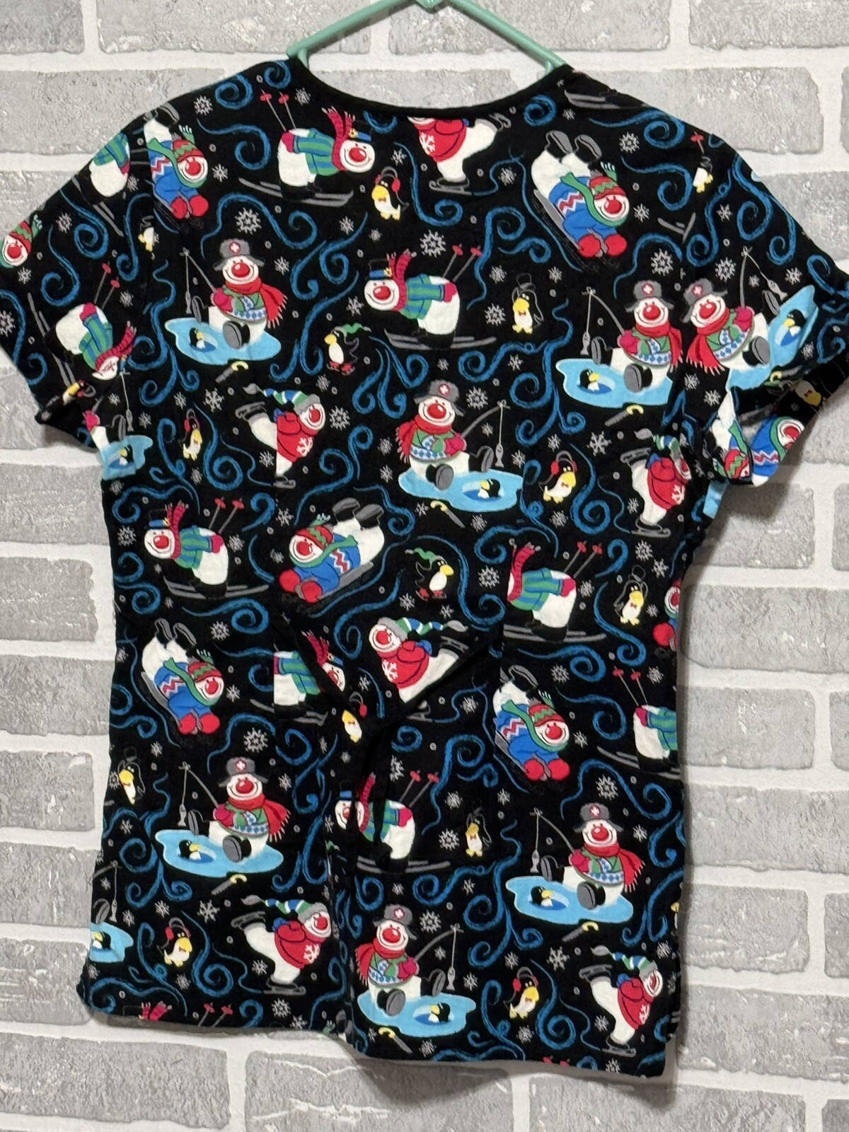 Scrub Top White Cross Women’s Small Snowman Christmas Print
