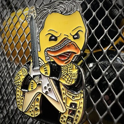 METALLICA JAMES HETFIELD TUBBZ TOY TRIBUTE PIN BADGE COIN METAL
