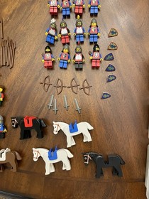 Huge Lot of VTG LEGO Castle Knights And Pieces. 6049, 6066, 6080. Black Falcon