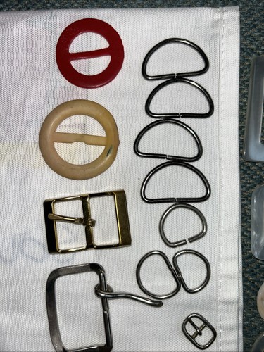 Vtg Buckles For Sewing Crafts Lot Of 18 Plastic Metal Shell 1/2”-2 1/2” Cute! - Picture 11 of 11