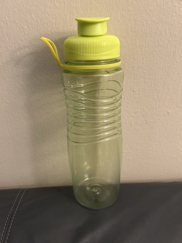 Rubbermaid Trinkflasche 30 Unzen Neongrün Fingerschlaufe BPA-freies Wasser