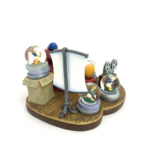 Disney Donald Duck Snow Globe Disney Store - Picture 3 of 9