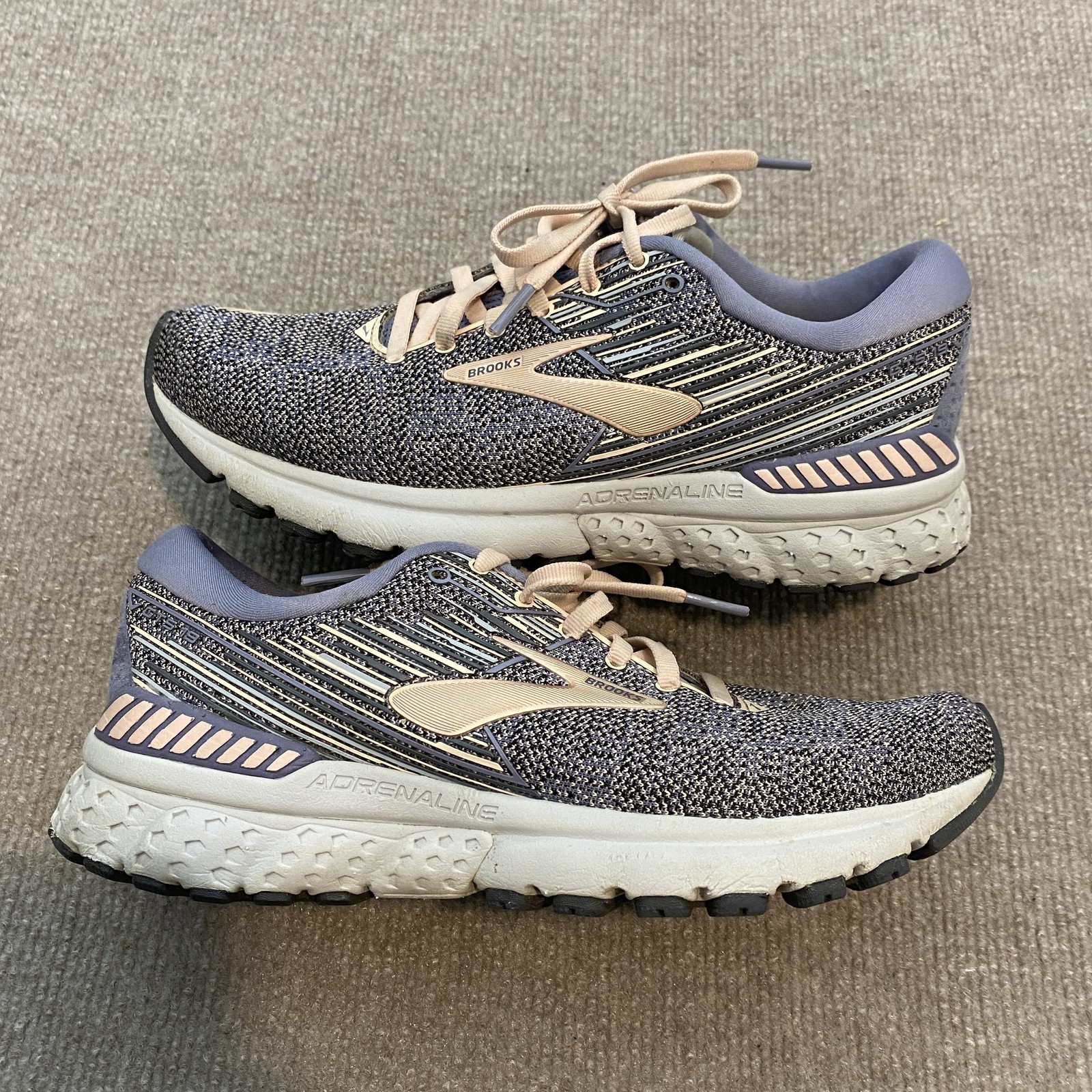 Brooks Adrenaline GTS 19 Running Shoes Womens Size 7.5 Gray 1202841B034