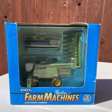 Ertl John Deere Mähdrescher mit Mais- und Ge...
