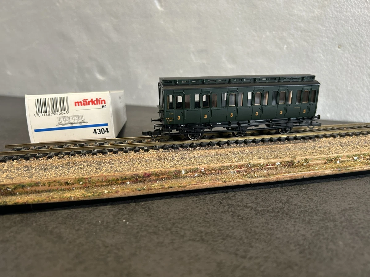 Voitures de voyageurs verts Märklin pour modélisme ferroviaire à l'échelle HO