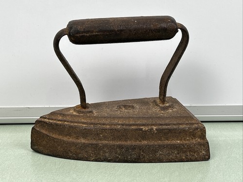 Antique Primitive Cast Iron Cloths Sad Iron Doorstop Country Kitchen Decor