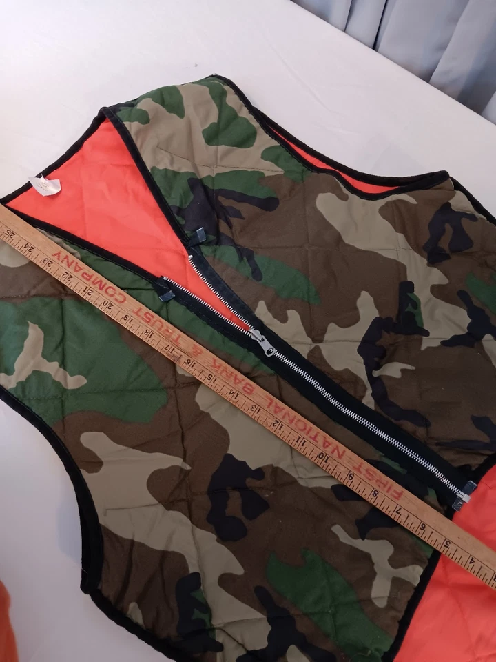 Vtg Green Camo /Blaze Orange Reversible Hunting Vest Large Polyester Cotton - Image 3 of 4