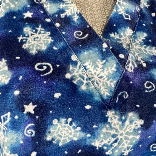 Conjunto Exfoliante UA Invierno Copo de Nieve Para Mujer Pequeño Top Pantalones Bolsillos Enfermería Médica - Imagen 8 de 10