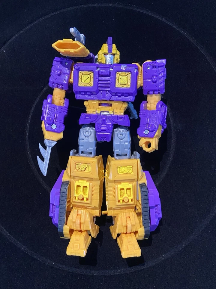 Transformers “Wreckers Bundle” Lot (Legacy, WFC, AOTP) Preowned. See Details - Image 4 of 4