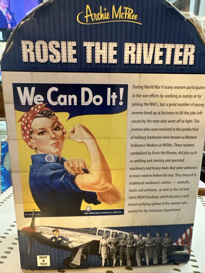 Figura de acción Archie McPhee Rosie the Riveter nueva en caja juguete estilo vintage Foto 3 de 4