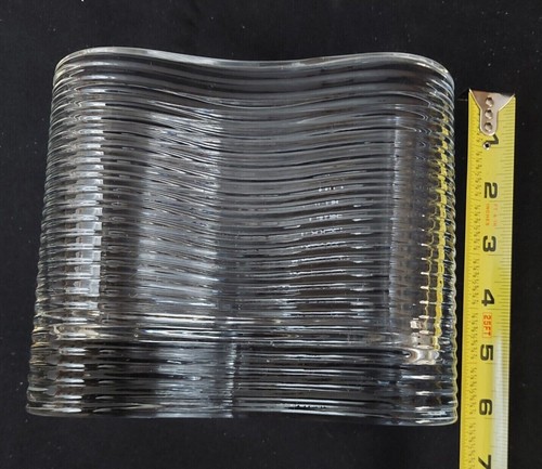 Elegant Glass Vase. Unique Design. Mahoning Vase. Very Heavy - Picture 5 of 7