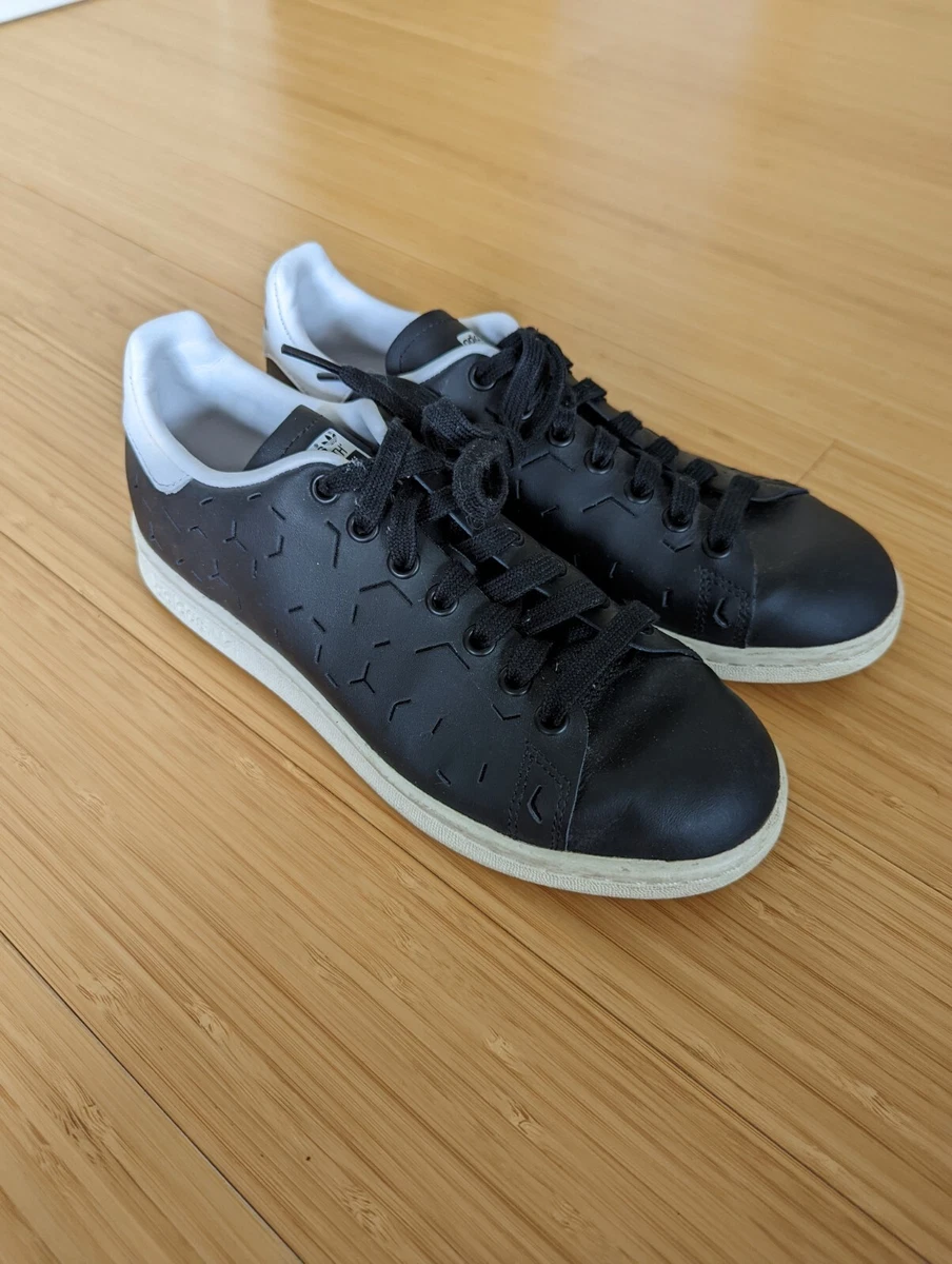 black stan smith style