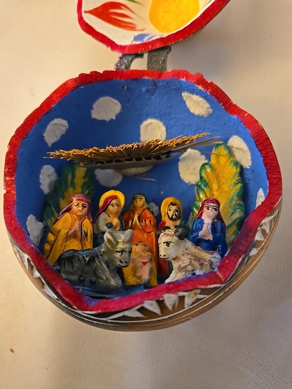 Vintage FOLK ART CARVED GOURD NATIVITY SCENE INSIDE PERU PERUVIAN Hand-painted