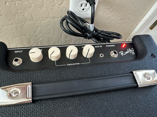 Fender Rumble 15 V3 Bass Guitar Amplifier - Black/Silver - Picture 2 of 5