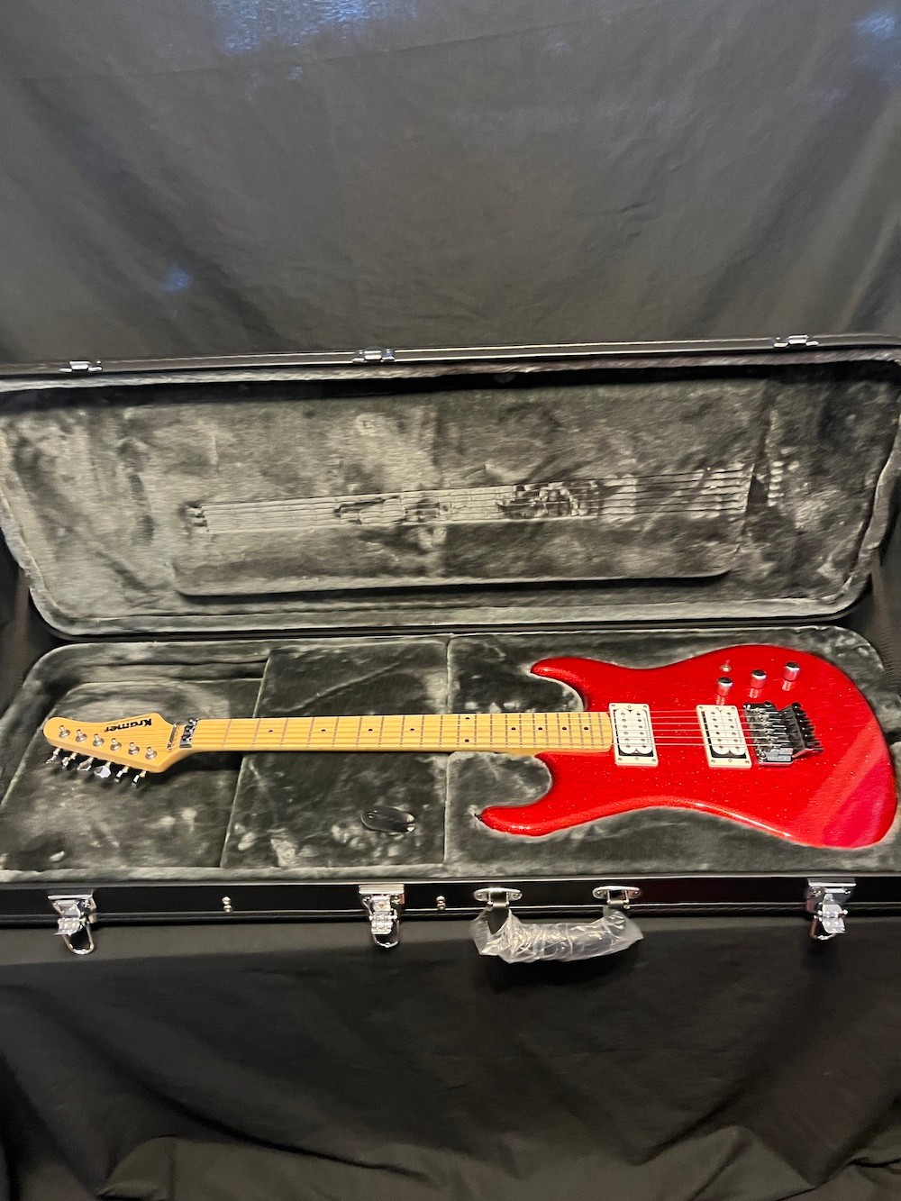 Kramer Limited Edition Pacer Vintage Metallic Candy Red Sparkle Guitar