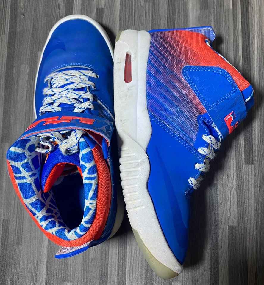 耐克 LeBron Air Akronite GS 4Y 白色蓝色橙色 819832-406 二手 状况良好 — 第 2/4 张图片
