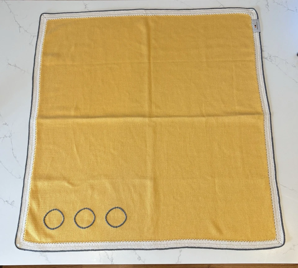 Manta HaitiBabi 100 % algodón tejida amarilla con círculos grises bebé niño o niña usada en excelente estado Foto 4 de 4