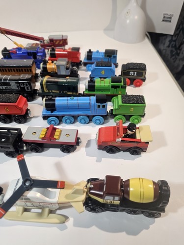 Vintage Thomas The Train Wooden Train Set Lot Of 26 - Picture 12 of 13