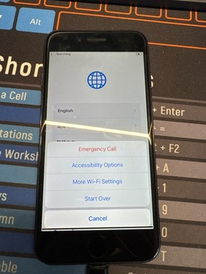 Apple iPhone 7 - 128GB - Schwarz (Ohne Simlock) + SP Connect