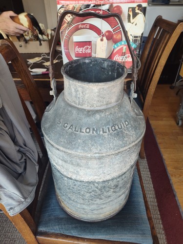 Vintage Original Standard Oil Company Of California 5 gallon Metal Oil Gas Can - Picture 3 of 8