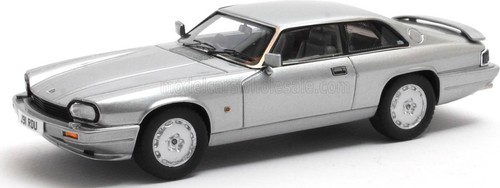 1993 Jaguar XJR-S Silver in 1:43 scale by Matrix - Picture 2 of 3