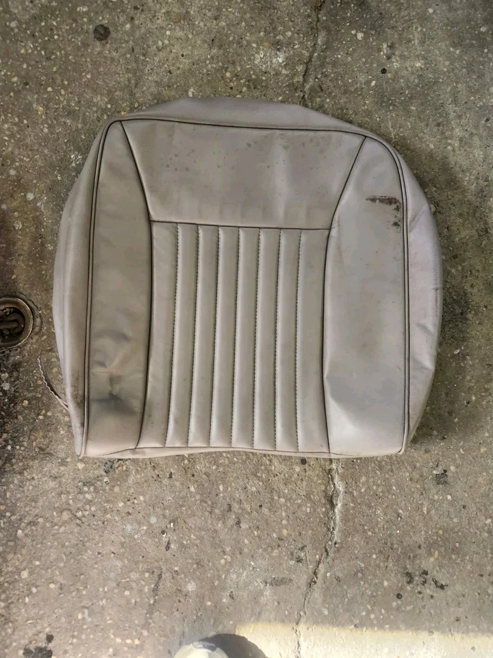 Ford Mustang GT 1990 OEM lado izquierdo del conductor trasero cubierta de asiento superior cuero usado Foto 2 de 2