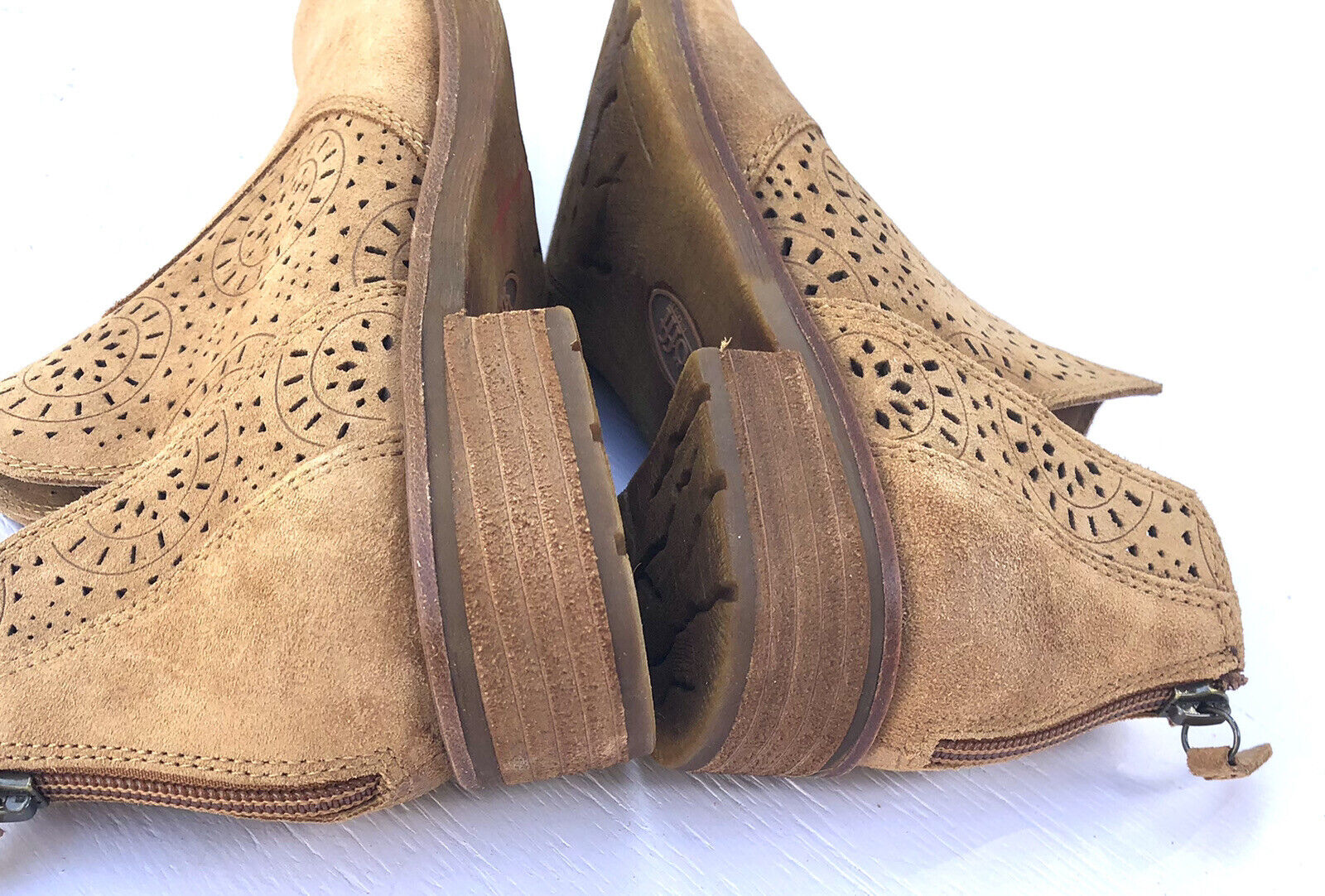 Sofft Suede Perforated Ankle Boots Tan Sz 6 - image 5