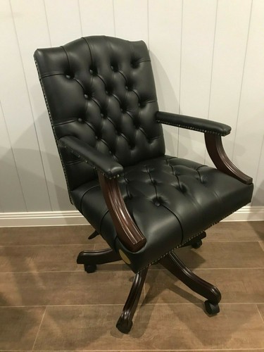 Australian Gainsborough Swivel Chesterfield Leather Reproduction Swivel Chair - Picture 13 of 13
