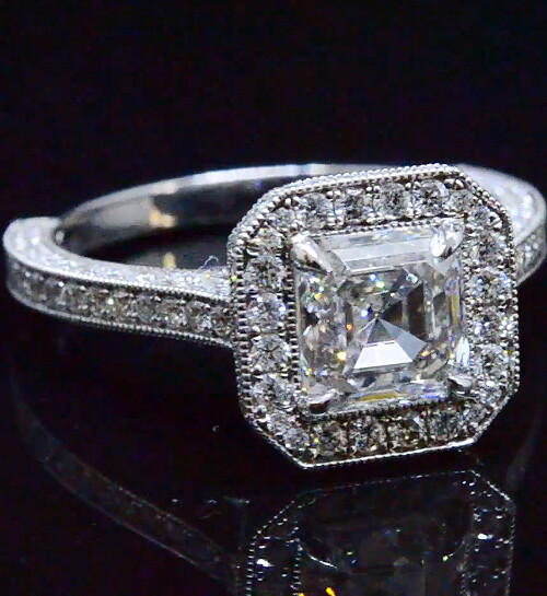 Elegant Ct Asscher Cut Halo Diamond Engagement Ring H, VVS1
