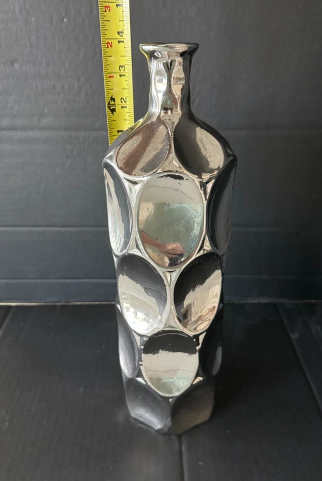 Botella de cerámica plateada de Urban Trends Collection (24496) 14" de alto Foto 3 de 4