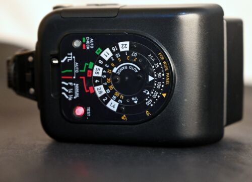 Contax TLA 30 Dedicated Auto Flash Unit - Near Mint - Picture 4 of 7