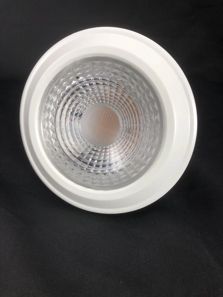 Two (2) MaxLite LED Flood Bulbs 13W (90W Equiv.) Daylite 5000K Dimmable - Image 3 of 4