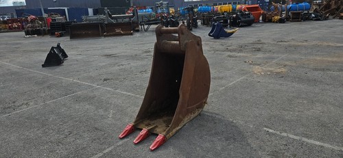 2ft Digging Bucket w/ 80mm Pins - Used - Price £850.00 + VAT @ 20% - C18 - Picture 1 of 8