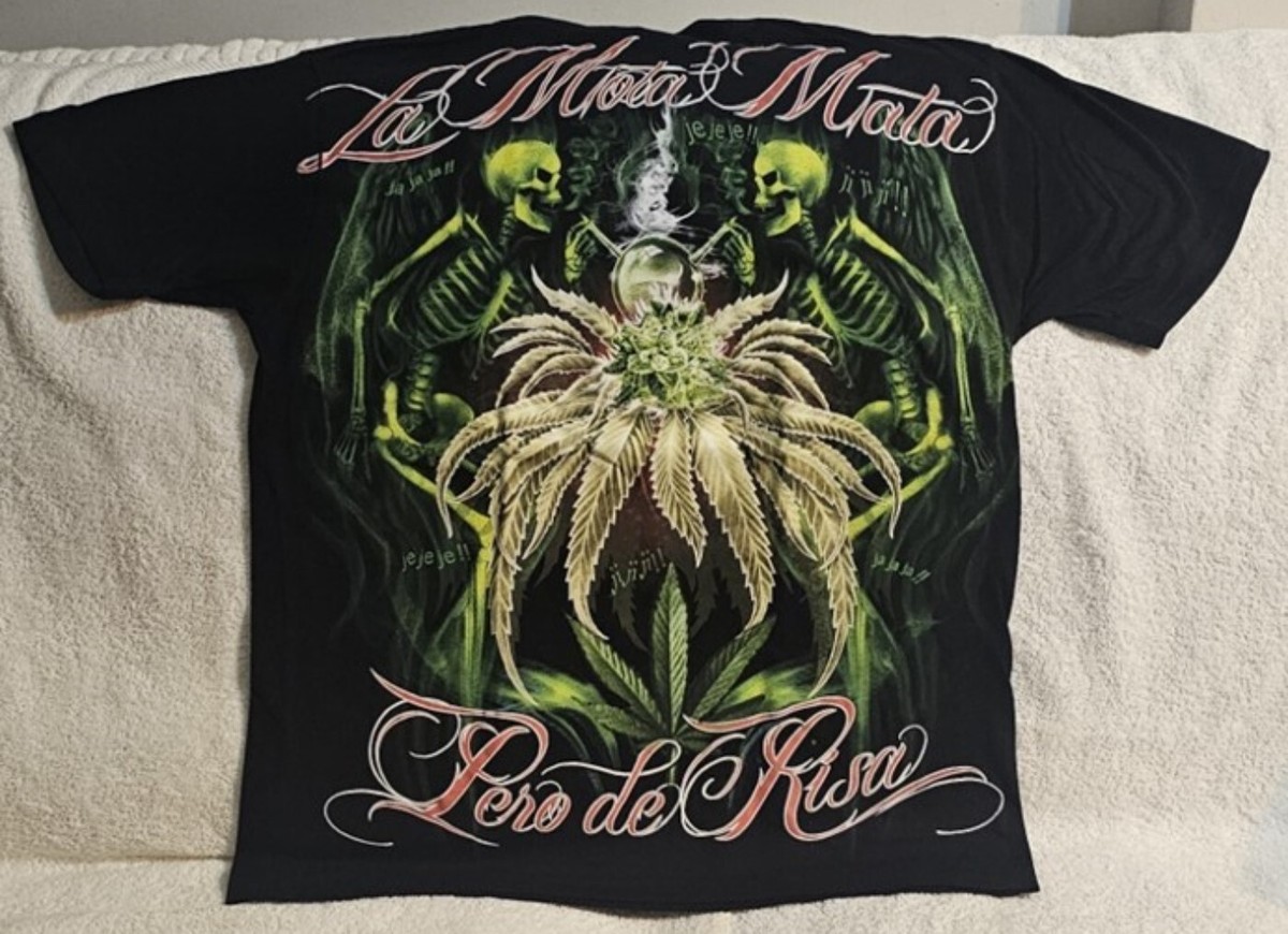 SKELETON SMOKING BONG MARIJUANA LEAF LA MOTA MATA SKULL WEED T