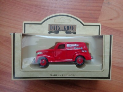 LLEDO DAYS GONE KLASSISCH 1939 CHEVROLET PANEL VAN 'BROOKE BOND TEE' REF 30006