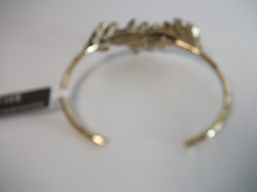 Banana Republic Women's Hammered Leaf Open Collar Necklace 59.50 - Picture 7 of 7