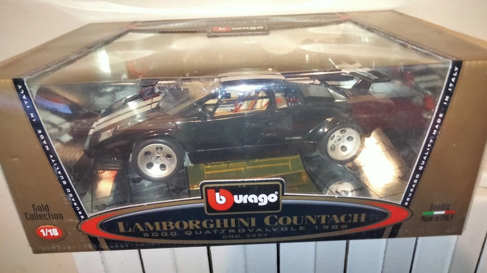 Lamborghini Countach 5000 quattrovalvole Burago 1/18 - Immagine 4 di 4
