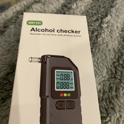 NEW - Digital Breathalyzer with LCD Display, portable breathalyzer